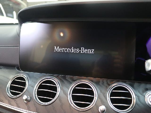MERCEDES BENZ E-Class sedan