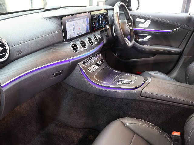 MERCEDES BENZ E-Class sedan