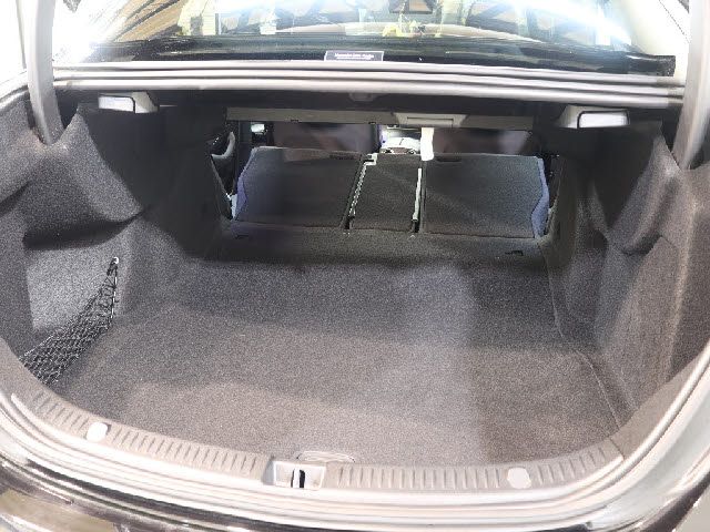 MERCEDES BENZ E-Class sedan