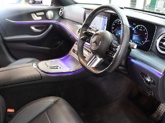 MERCEDES BENZ E-Class sedan