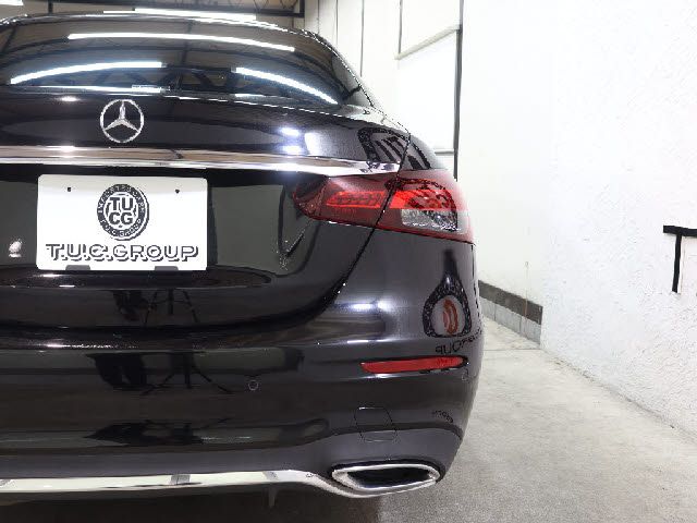MERCEDES BENZ E-Class sedan