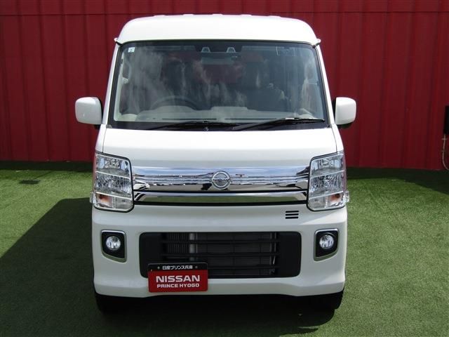 NV100 CLIPPER RIO