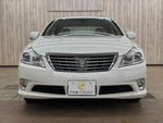 CROWN sedan