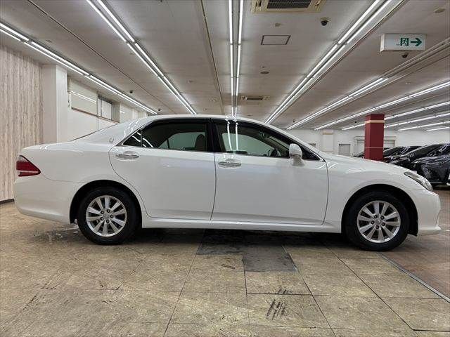 CROWN sedan