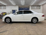 CROWN sedan