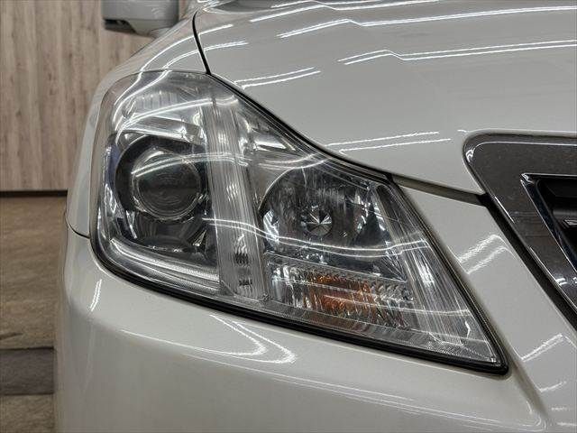 CROWN sedan