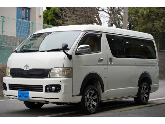REGIUSACE 4WD van