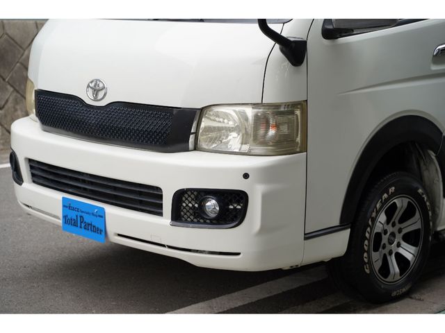 REGIUSACE 4WD van