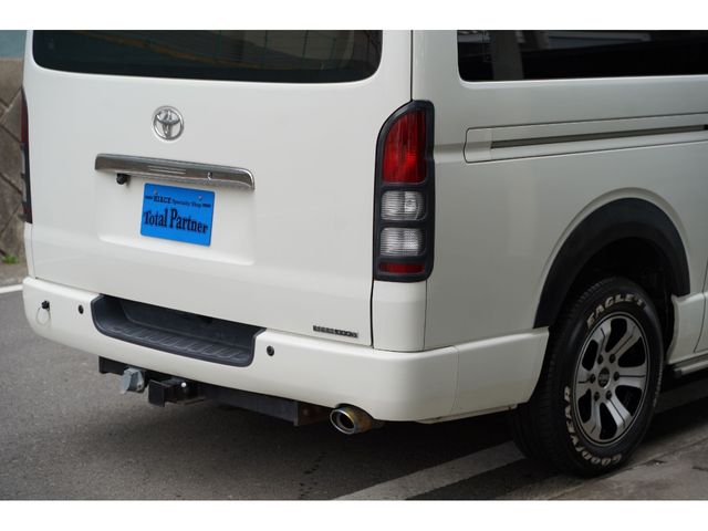 REGIUSACE 4WD van