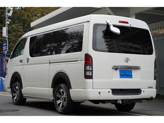 REGIUSACE 4WD van