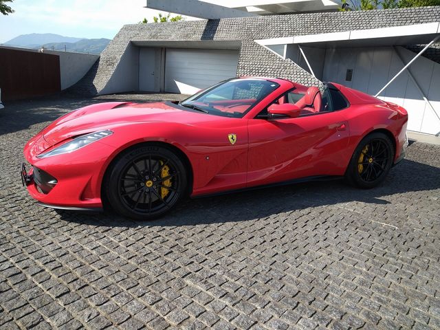 FERRARI 812 GTS