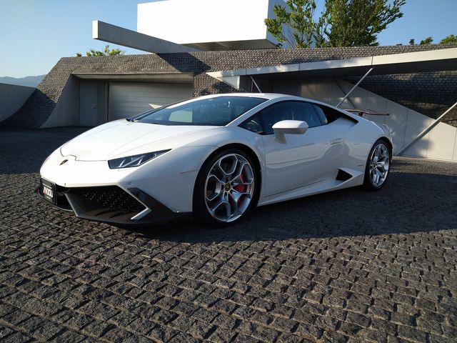 LAMBORGHINI HURACAN
