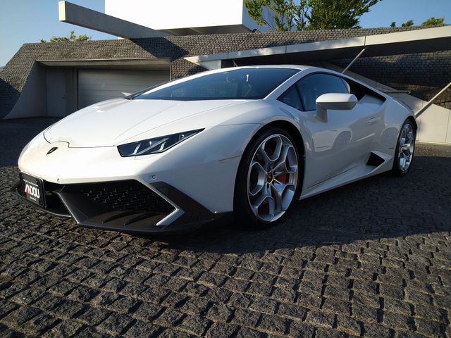LAMBORGHINI HURACAN