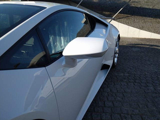 LAMBORGHINI HURACAN
