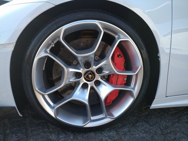 LAMBORGHINI HURACAN