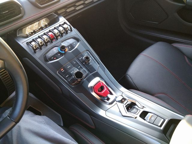 LAMBORGHINI HURACAN