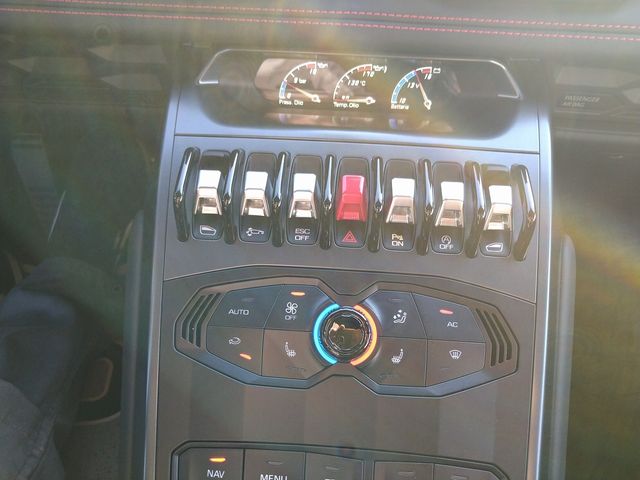 LAMBORGHINI HURACAN