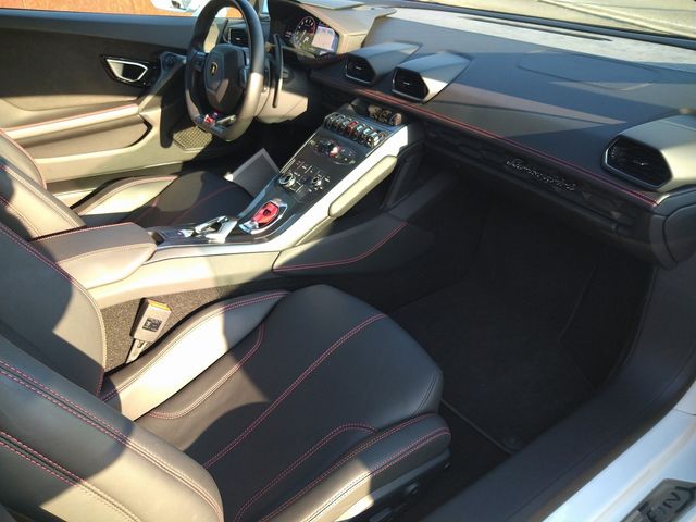 LAMBORGHINI HURACAN