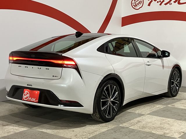 PRIUS 4WD