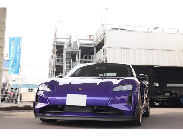 PORSCHE Taycan