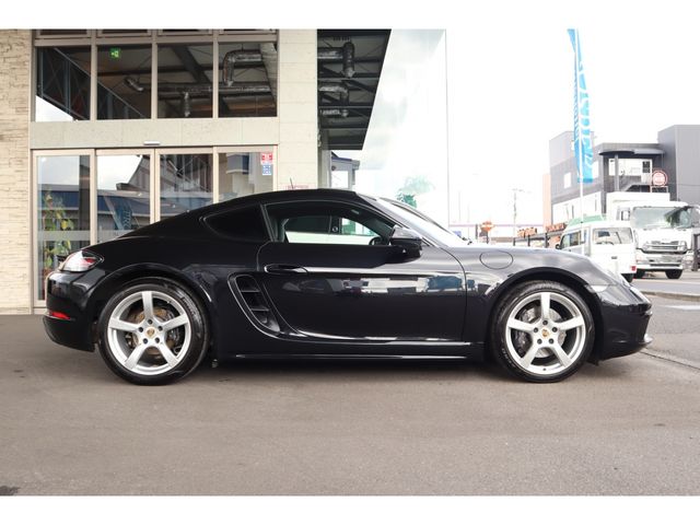PORSCHE 718 CAYMAN