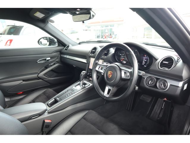 PORSCHE 718 CAYMAN