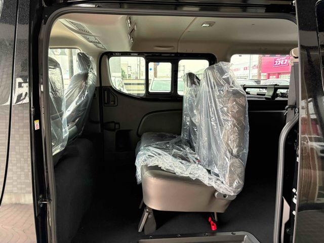 CARAVAN van 4WD