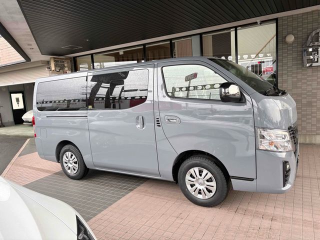 CARAVAN van 4WD