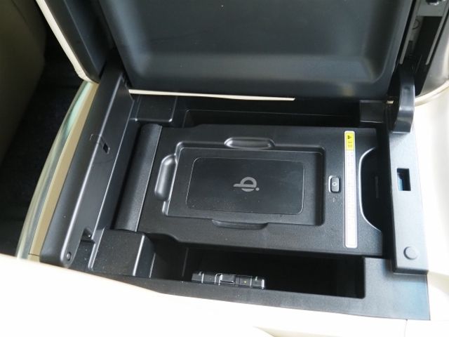 ALPHARD hybrid 4WD