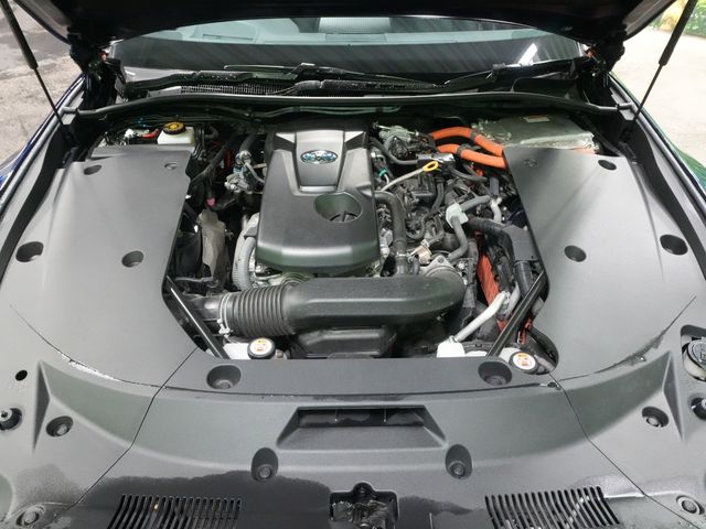 CROWN sedan hybrid