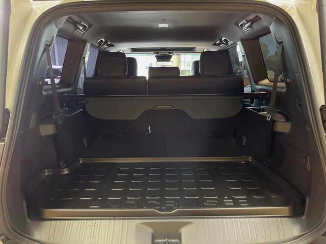 LANDCRUISER 250