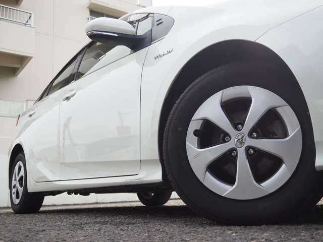 PRIUS 4WD
