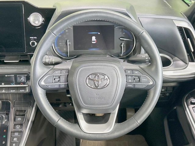 VOXY HYBRID
