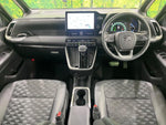 VOXY HYBRID