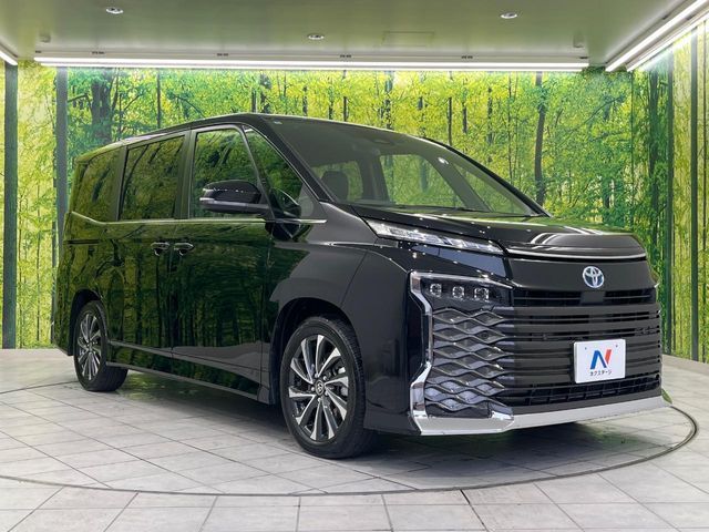 VOXY HYBRID