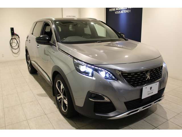 PEUGEOT 5008