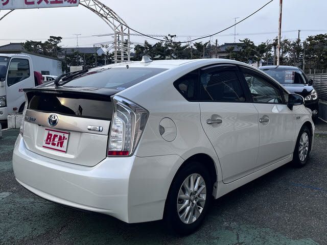 PRIUS PHV
