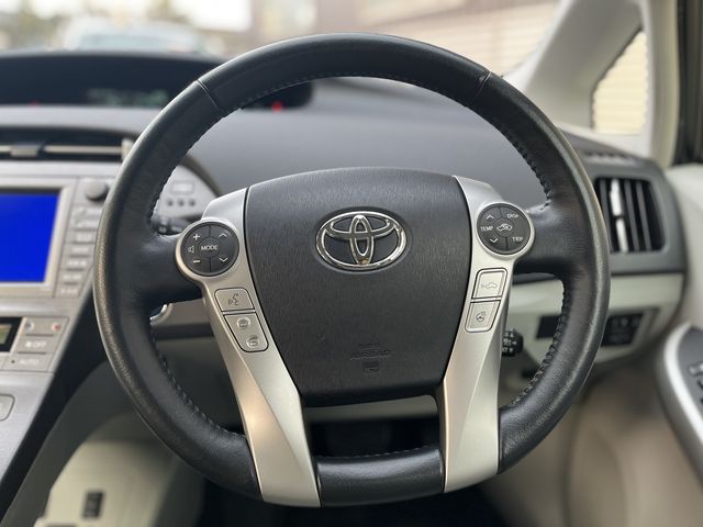 PRIUS PHV