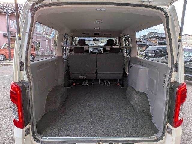 NV350 CARAVAN 4WD