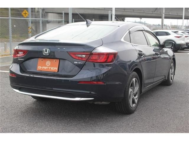 INSIGHT sedan