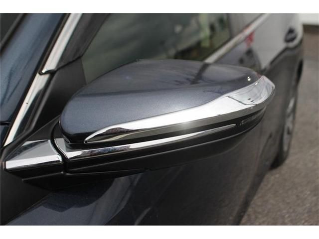 INSIGHT sedan