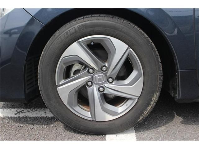 INSIGHT sedan