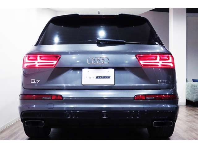 AUDI  Q7