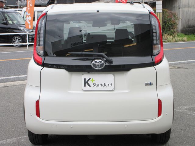 SIENTA HYBRID