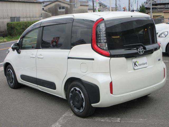 SIENTA HYBRID