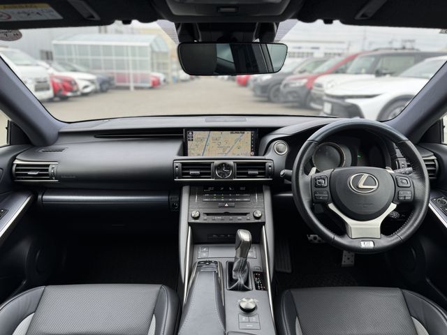 LEXUS IS300