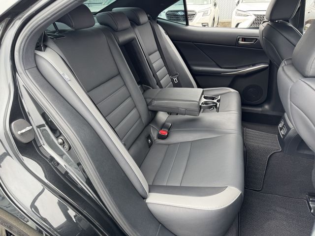 LEXUS IS300