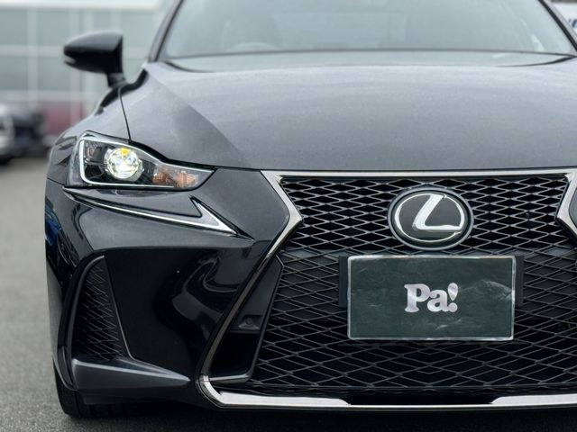 LEXUS IS300
