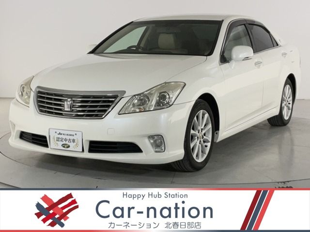 CROWN sedan