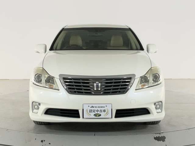 CROWN sedan